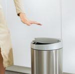 Pattumiera Rotonda Con Coperchio Con Apertura Mediante Sensore Di Movimento In Acciaio Inossidable - immagine 3