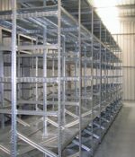 Scaffalatura industriale a ripiani lunghezza 9 metri , altezza 2,50 mt, profondità 80 cm  con 5 ripiani in altezza - immagine 3
