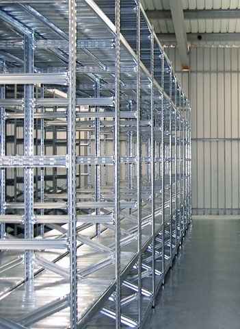 CREATOR: gd-jpeg v1.0 (using IJG JPEG v62), quality = 100 Scaffalatura componibile lunghezza 7,50 metri , altezza 2,00 mt, profondità 40 cm con 4 ripiani in altezza - immagine 1