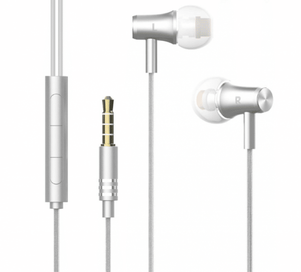 Cuffie-in-ear-NEWTOP-CF07-suono-cristallino-e-potenti-bassi-Silv-big-4423-606.png Cuffie in-ear NEWTOP CF07: suono cristallino e potenti bassi Silver - immagine 1