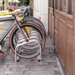 Rastrelliera Portabiciclette Parcheggio per 4 Biciclette in Acciaio, 110x33x27 cm, Argento - immagine 2