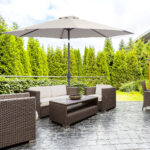 Ombrellone da Giardino 3x2,50 m Inclinabile, con Manovella e Palo Smontabile Grigio Chiaro - immagine 9