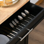 Carrello da Cucina Multiuso con Cassetto, Ruote, Portaspezie e Armadietto, Mobiletto Cucina con Ripiano Regolabile, Portasciugamani e Piano in Legno di Caucciù, 109x40x89 cm, Nero - immagine 9