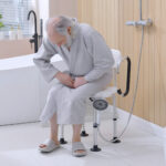 Sedia per doccia per Anziani, Disabili e Donne Incinte Imbottita con forma a U, 54x52x70-82cm, Bianco - immagine 2