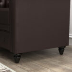 Divano 2 Posti stile Chesterfield con Cuscino Rimovibile, in Ecopelle, Legno e Metallo, 160x84x80 cm, Marrone - immagine 9