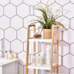 Scaffale per il Bagno a Scala con 4 Ripiani in Legno di Pino e Bambù, 35x36x138,5 cm, Bianco e Legno - immagine 8