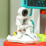 Banco da Lavoro Giocattolo da 21 Pezzi a tema Spaziale con Suoni e Luci, in PP e GPPS, 45,5x24x52,5 cm - immagine 8