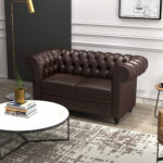 Divano 2 Posti stile Chesterfield con Cuscino Rimovibile, in Ecopelle, Legno e Metallo, 160x84x80 cm, Marrone - immagine 2