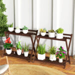 Set 2 Portapiante a 2 Livelli con Design a Doghe in Legno di Abete, 73x36x64 cm, Marrone Bruciato - immagine 9