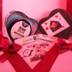 Love Box ( black mask, lucidalabbra e contorno occhi)