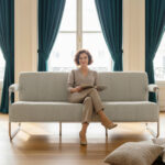 Divano 3 Posti Moderno Rivestito in Ciniglia Beige, in Acciaio, Spugna e Pannello Multistrato, 174x75x76 cm - immagine 8