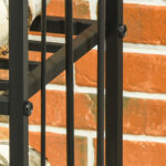 Portalegna per Camino a 2 Ripiani in Metallo con Paletta, Porta legna con Scopa, Attizzatoio e Pinza, 41,5x32,5x74,5 cm, Nero | Aosom Italy - immagine 8